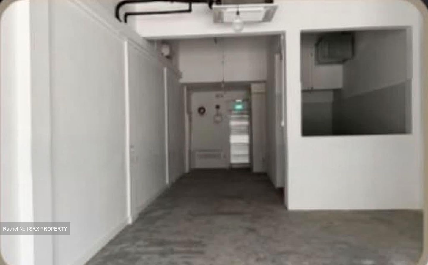 Geylang Road (D14), Shop House #581727131